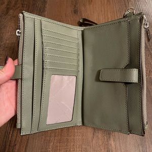 Micheal Kors Adele Leather Smartphone Wallet